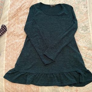 Dark teal ruffle bottom tunic top w/ pockets